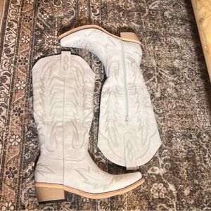 REDTOP THE WITHERSTEEN IVORY TALL COWGIRL BOOTS WITH BOLD EMBROIDERY
